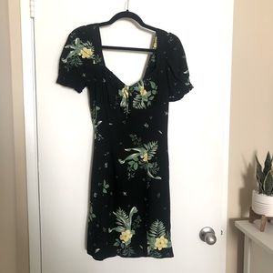 UO Urban Outfitters Puff Sleeve Floral Dress